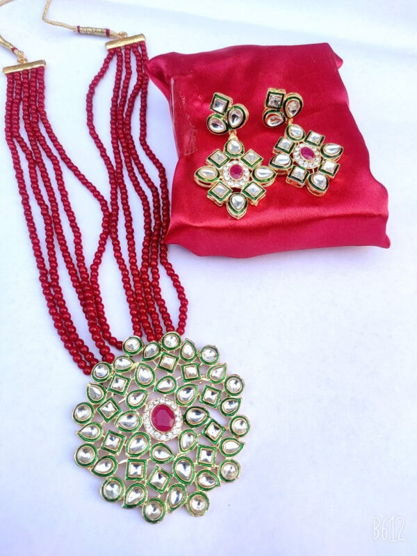 Sublime W Alloy Gold-plated Red, Gold, White Jewellery Set (Pack of 1) – Red